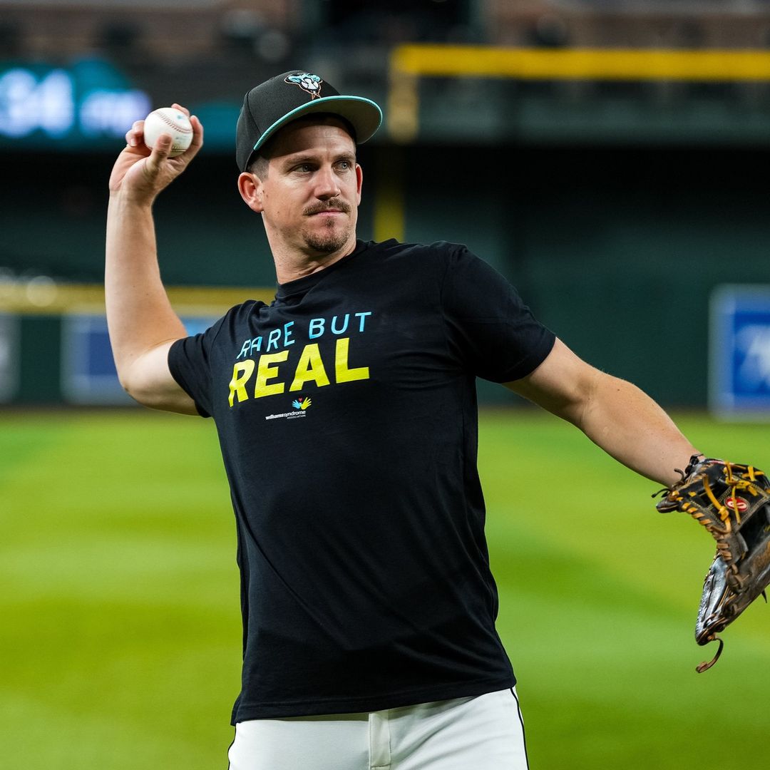 Kevin Newman from Arizona Diamondbacks™ wears Rare But Real t-shirt to raise awareness for Williams syndrome.